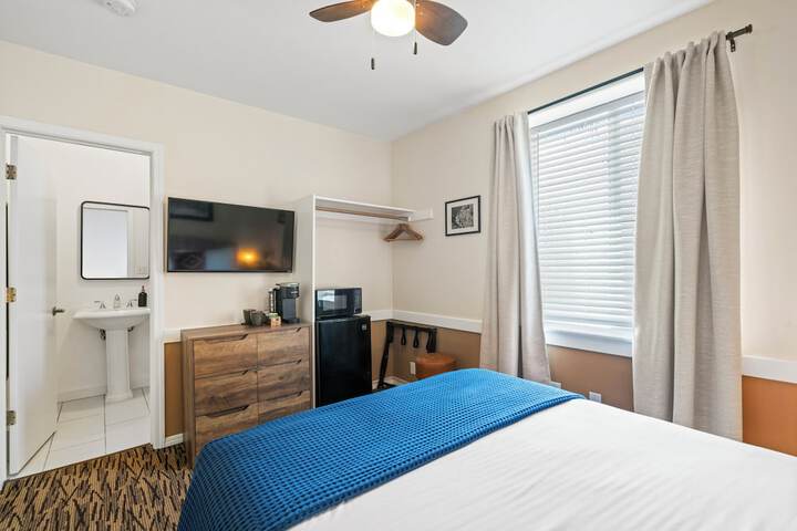 Room 18 of 47