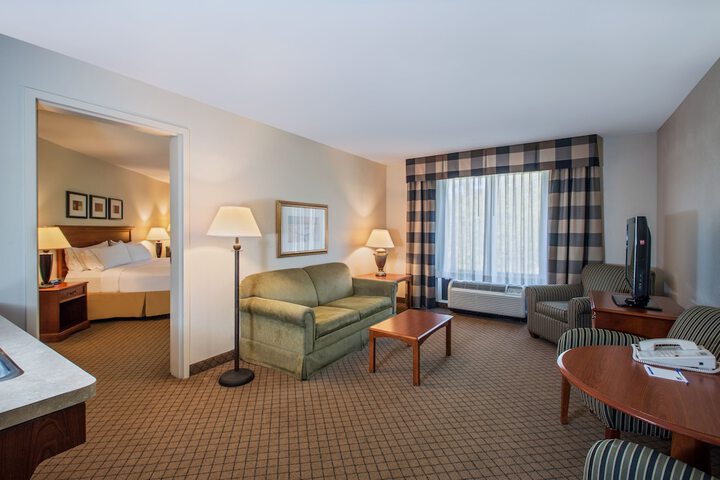 Holiday Inn Express & Suites Flowood by IHG