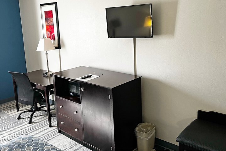 Room 8 of 30