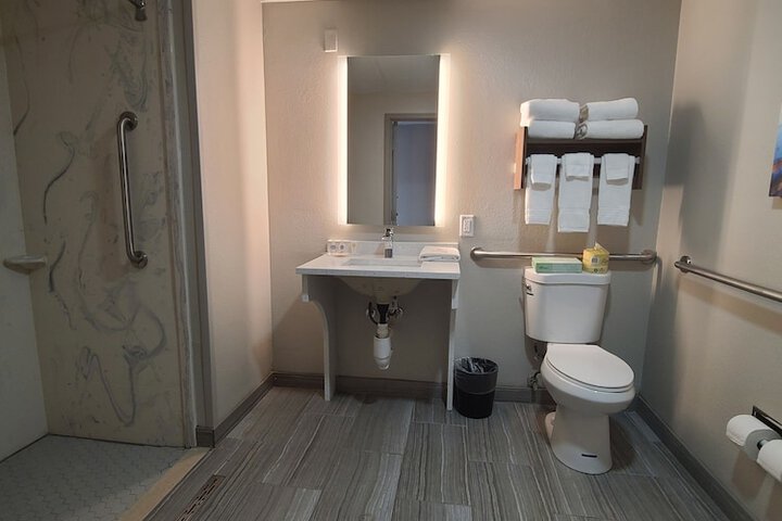 Room 15 of 31