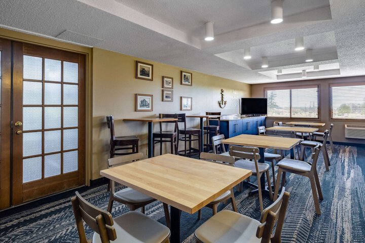 AmericInn by Wyndham Two Harbors Near Lake Superior