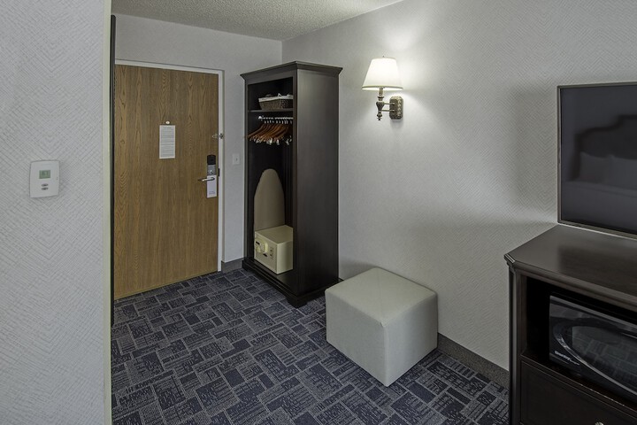 Room 17 of 32