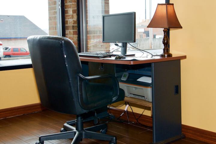 Business Center 44 of 46