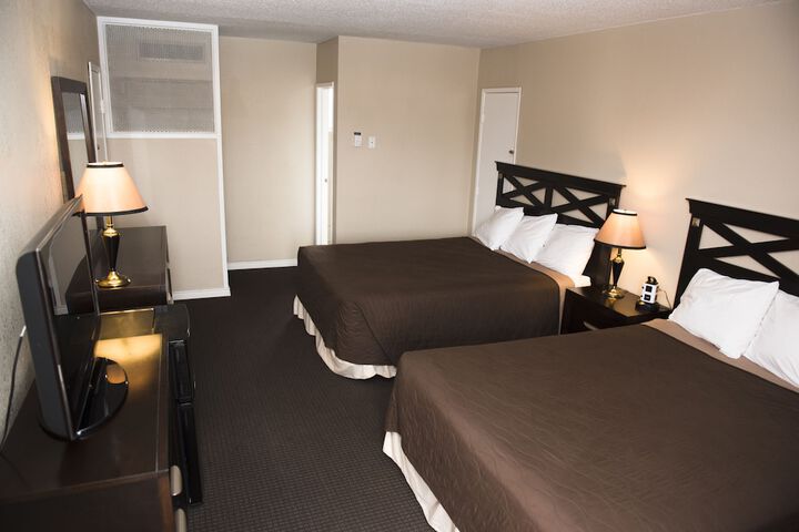 Room 8 of 12