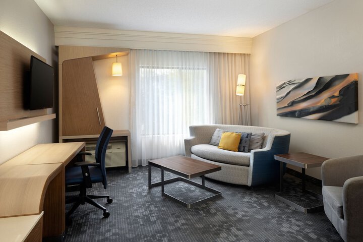 Room 14 of 25