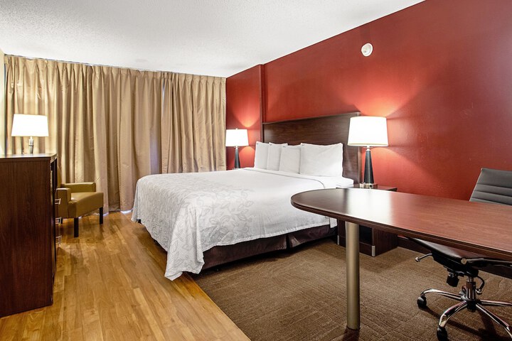 Room 54 of 80