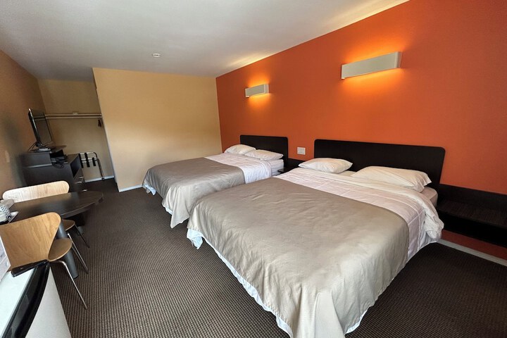 Room 42 of 98