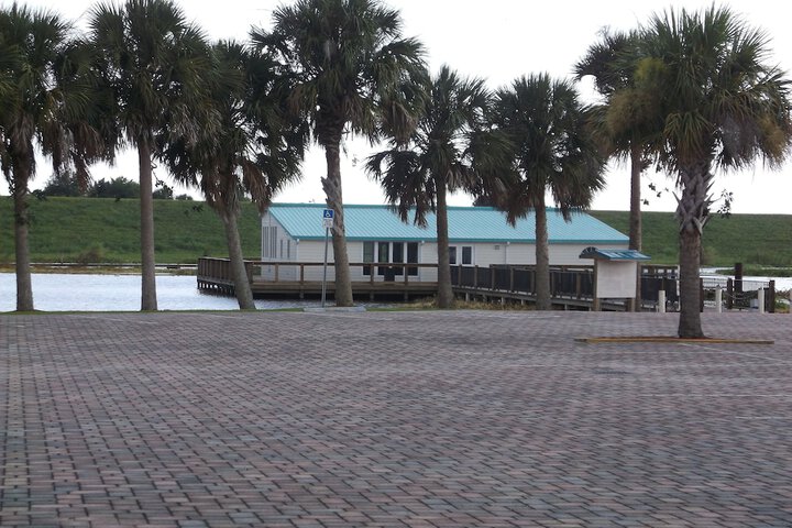 Lakeshore Resort and Marina