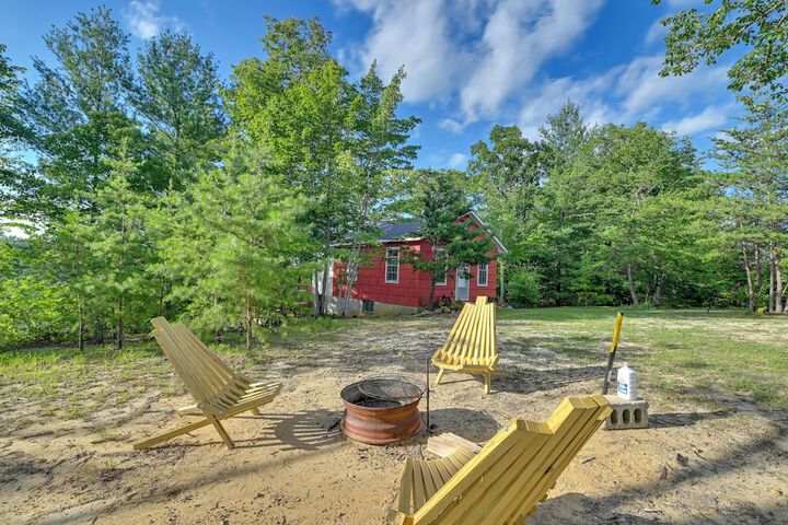Cozy Beattyville Cabin w / Fire Pit