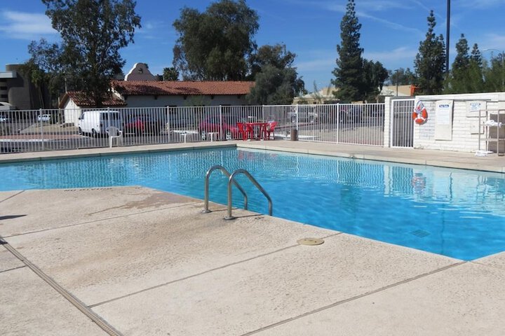 Pool 10 of 52