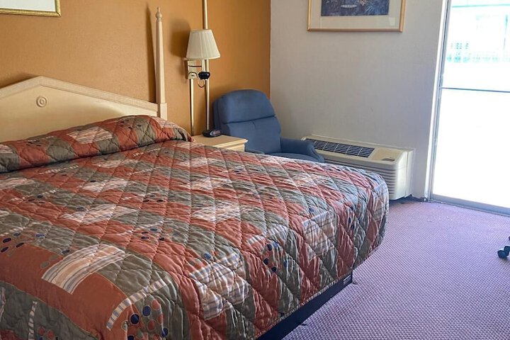 Room 15 of 26
