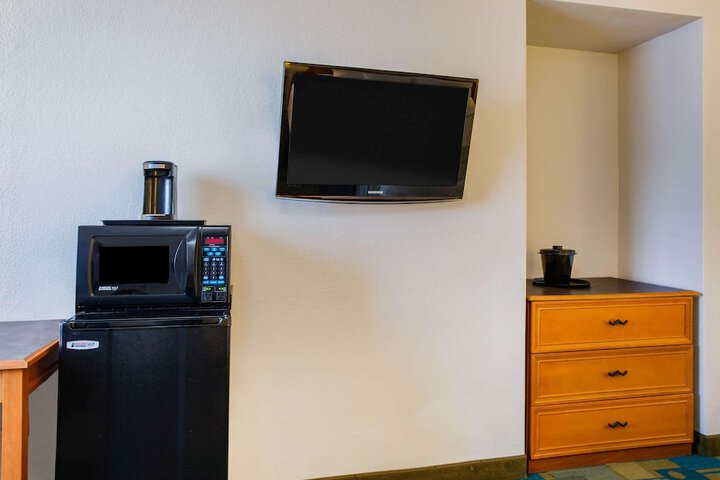 Room 12 of 30