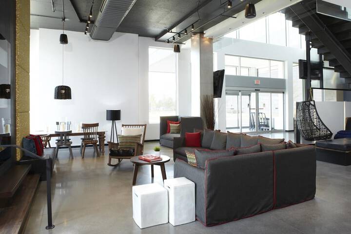 Alt Hotel Toronto Airport