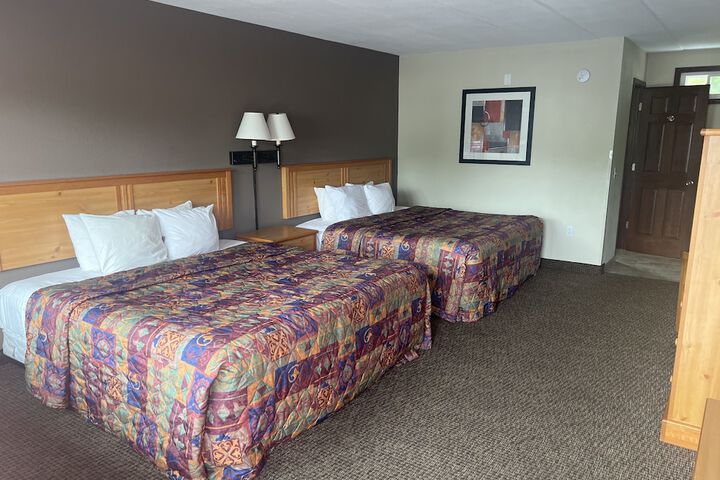 Room 228 of 443