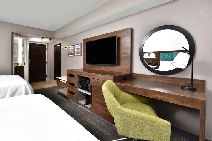 Room 11 of 37