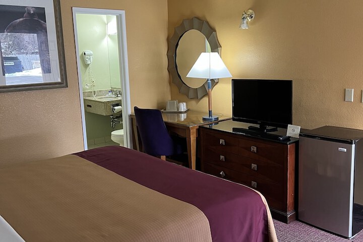 Room 11 of 15