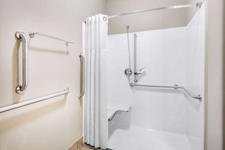 Hawthorn Extended Stay by Wyndham Dickinson