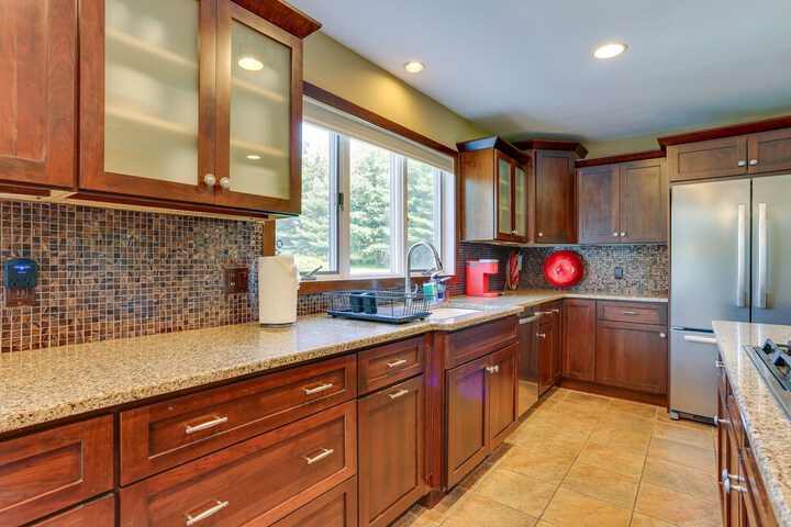 Warwick Vacation Rental w / Private Yard & Fire Pit