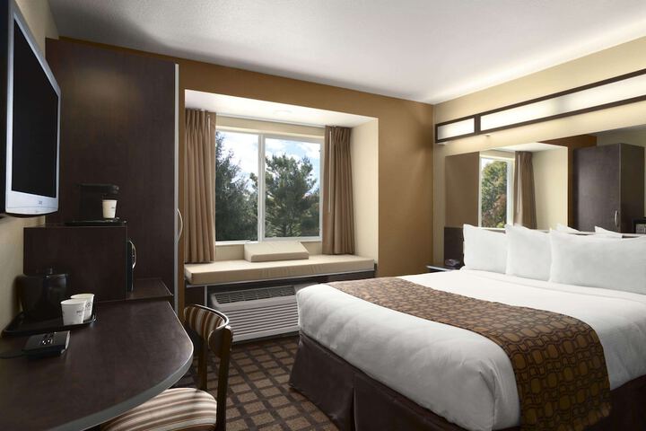 Room 8 of 13