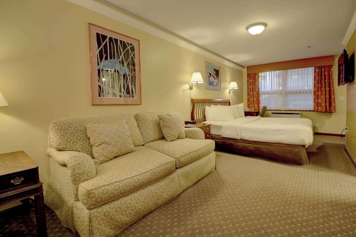 Room 83 of 142