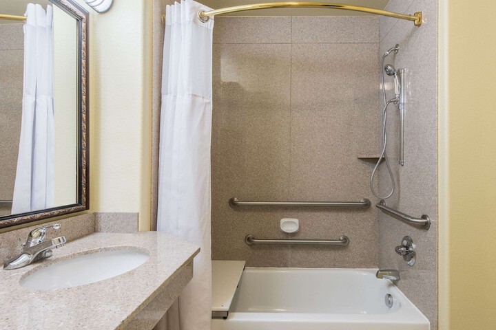 Baymont by Wyndham Wichita Falls