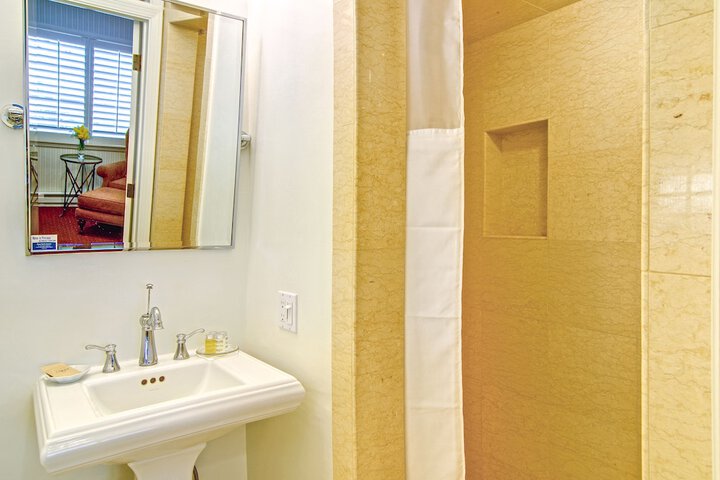 Room 13 of 45