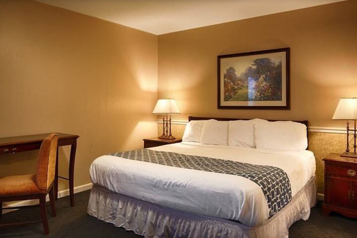 Room 10 of 25