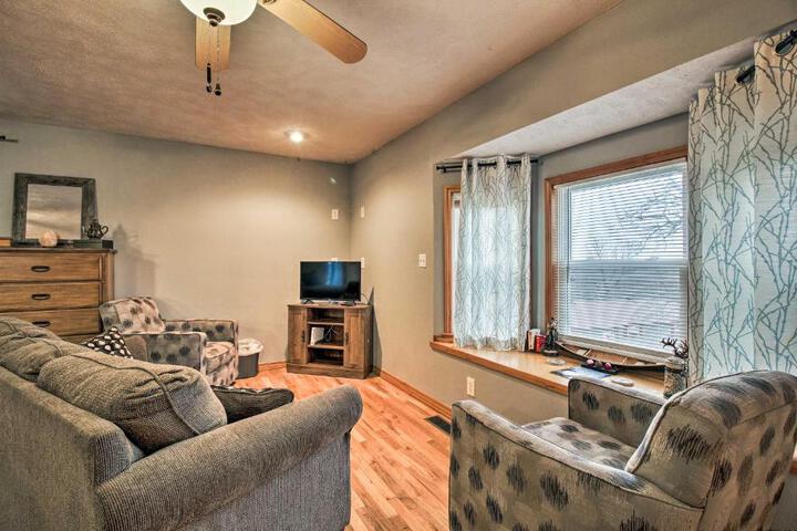Stockton Lake Escape w / Kitchen Half Mile to Lake