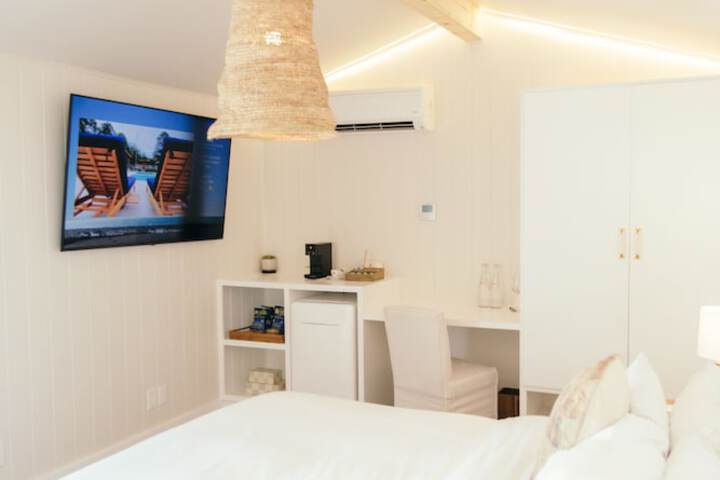 Room 70 of 212