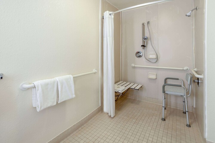 Room 17 of 41