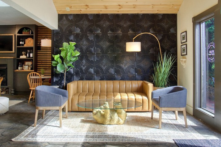 Peri Social House