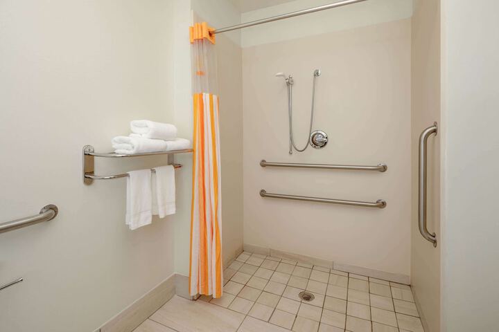 Room 16 of 27