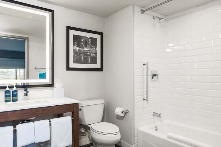 Four Points by Sheraton Kelowna Airport