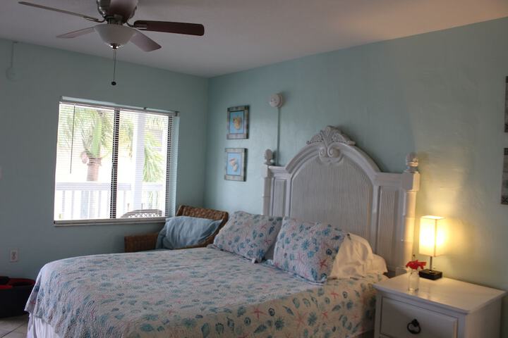 Room 37 of 80