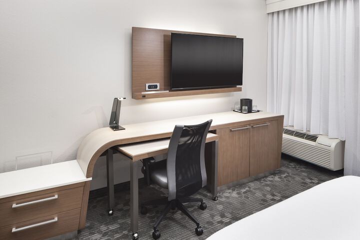 Room 27 of 37