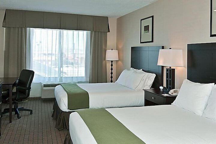 Holiday Inn Express Hotel & Suites Grants - Milan by IHG