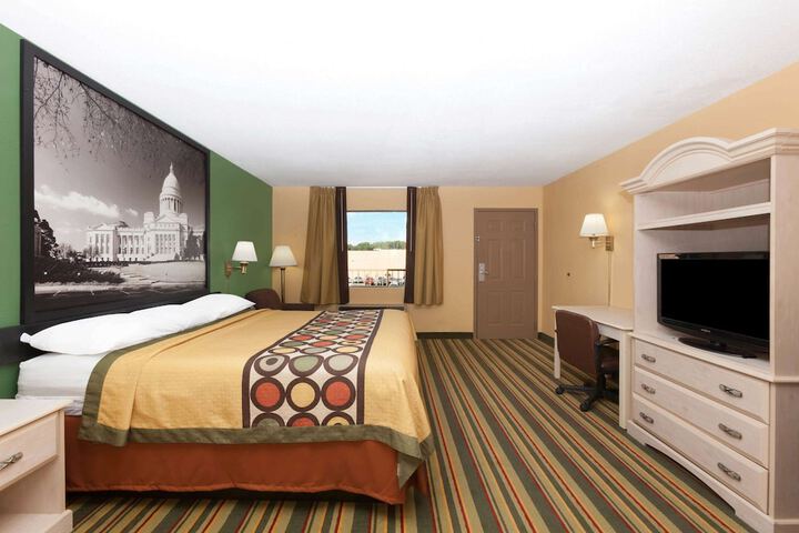 Room 6 of 24