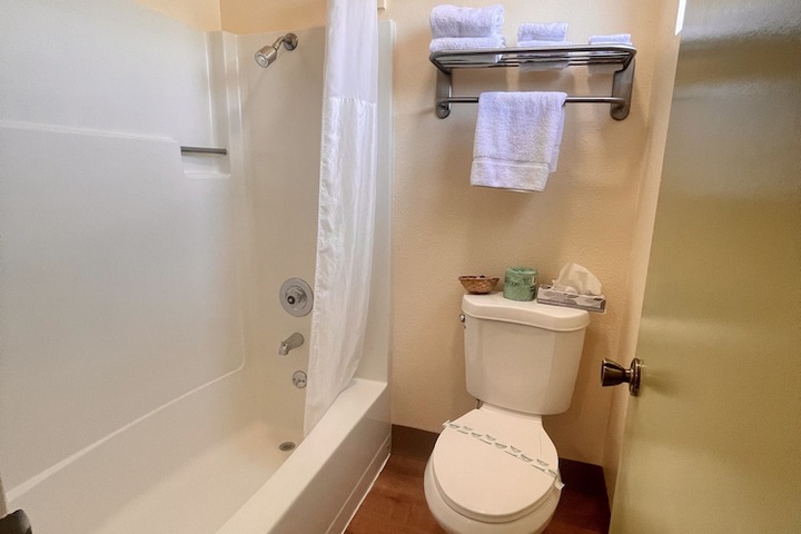 Room 10 of 22