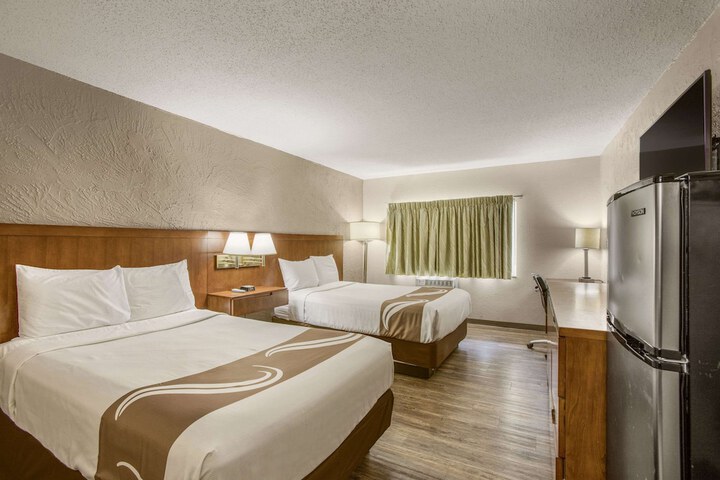 Room 21 of 32