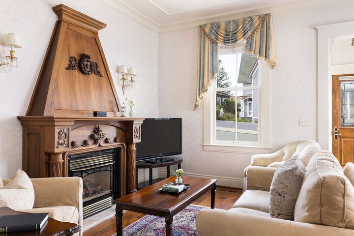 Seven Gables Inn on Monterey Bay a Kirkwood Collection Property