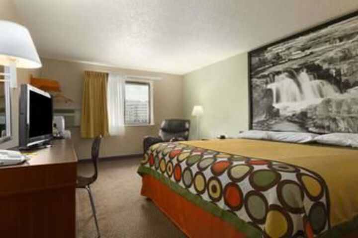 Super 8 Sioux Falls Near Convention Center