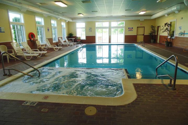 Pool 20 of 44