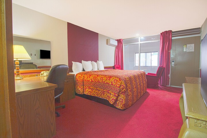 Room 27 of 65