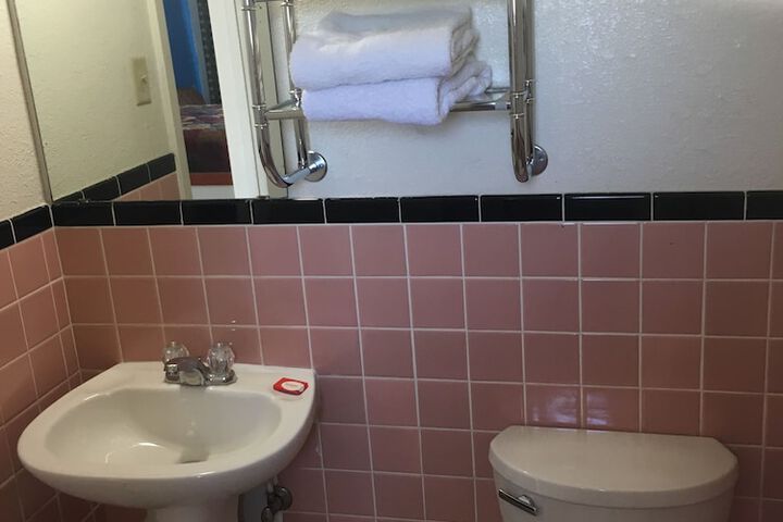 Room 10 of 17