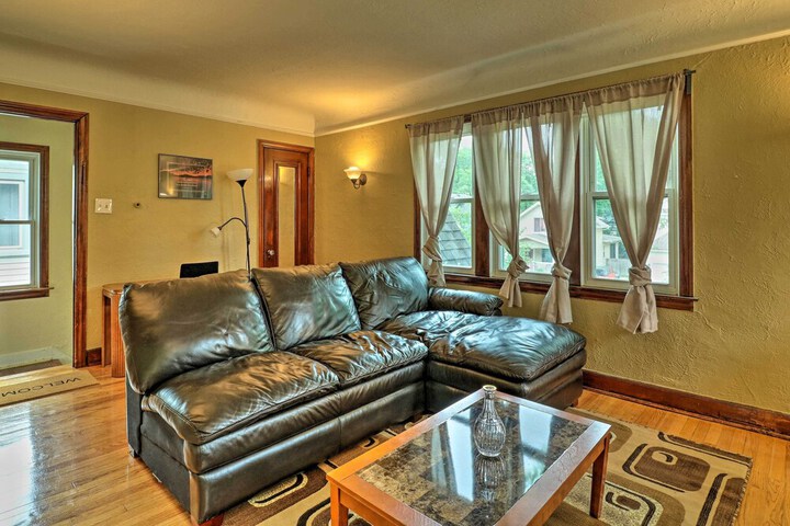Cozy Duplex: Half Mi to Magic Bag & Woodward Ave!
