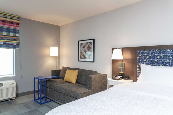 Room 16 of 46