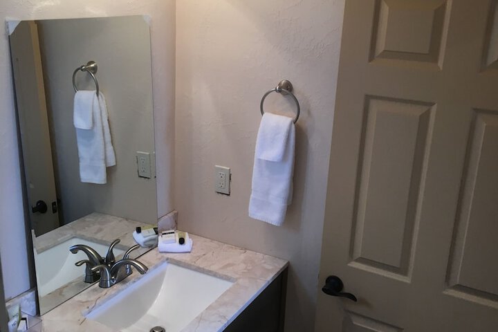 Room 9 of 73