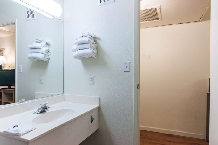 Room 22 of 34