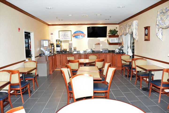 Baymont by Wyndham Waterford / Burlington WI