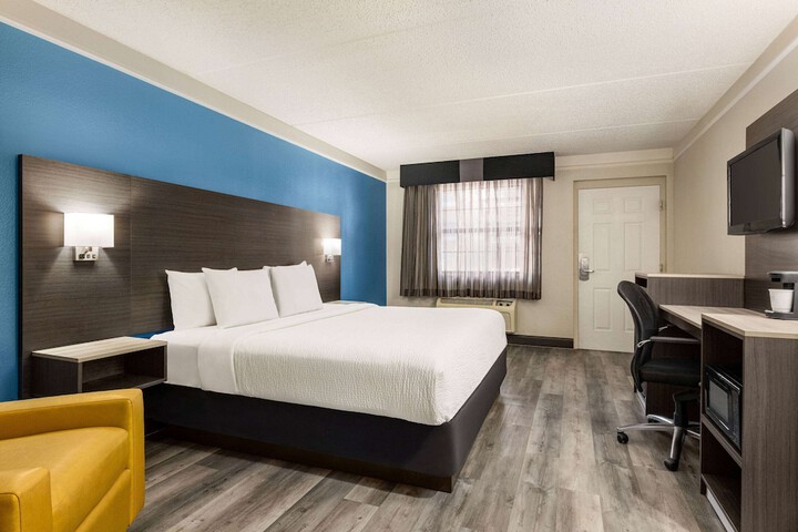 Room 22 of 32